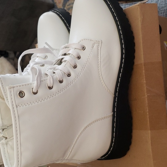 Hawkwell White Combat Side Zipper Lace up Ankle Booties Size 8.5 - Picture 8 of 10